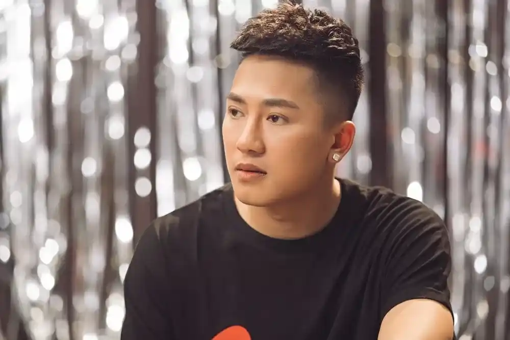 Châu Khải Phong là ai? Cuộc đời và sự nghiệp của nam ca sĩ bolero – nhạc trữ tình nổi tiếng