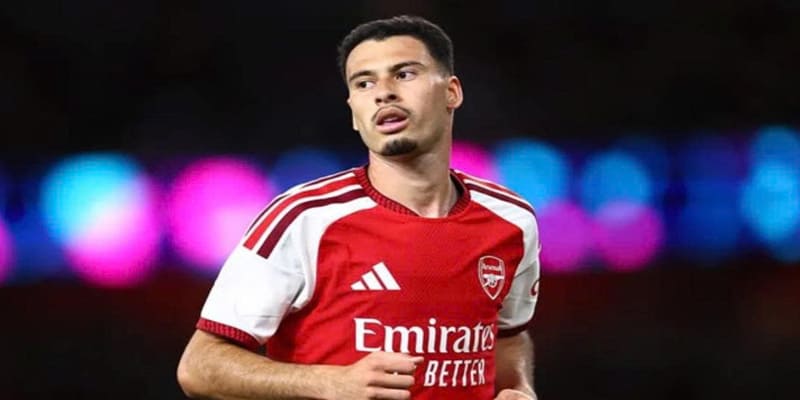 2 vị trí cho Valencia và Tây Ban Nha chứng minh tính linh hoạt của Hugo Guillamón